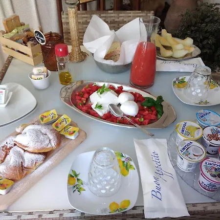 V&v & Breakfast فندق مبيت وإفطار بومبيي