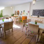 V&v & Breakfast 4*