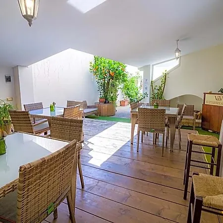 V&v & Breakfast 4* Pompeja
